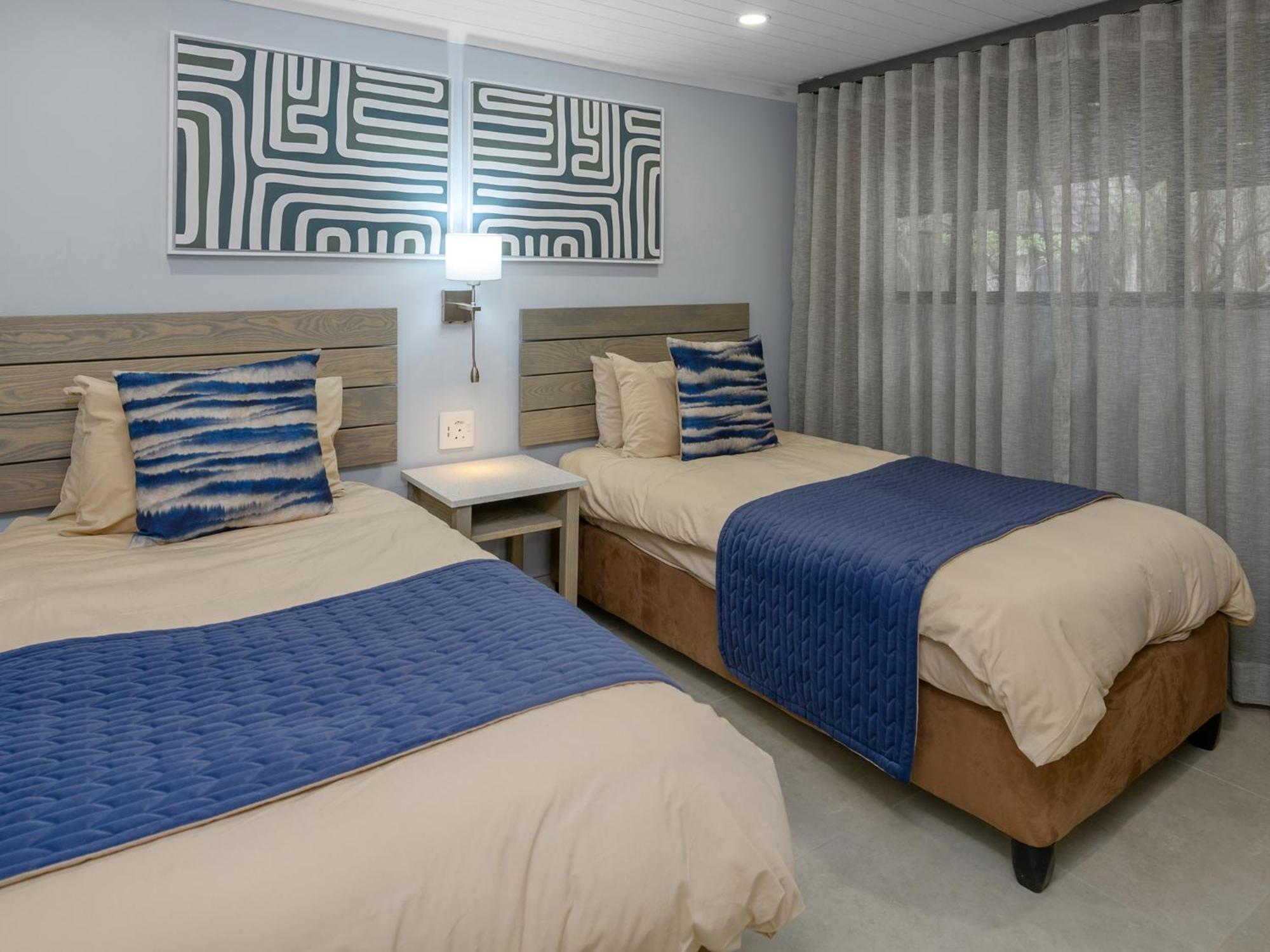 Dikhololo Apartment Brits Bilik gambar