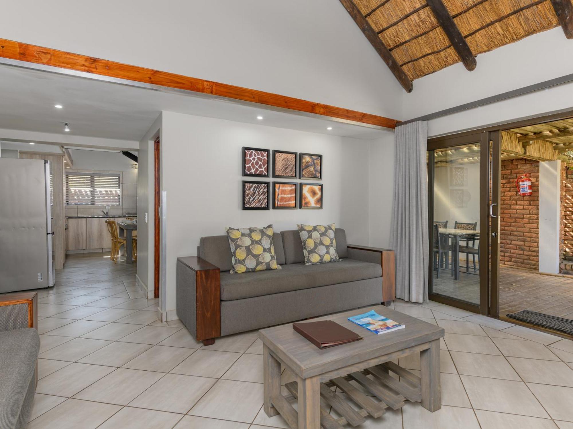 Dikhololo Apartment Brits Bilik gambar