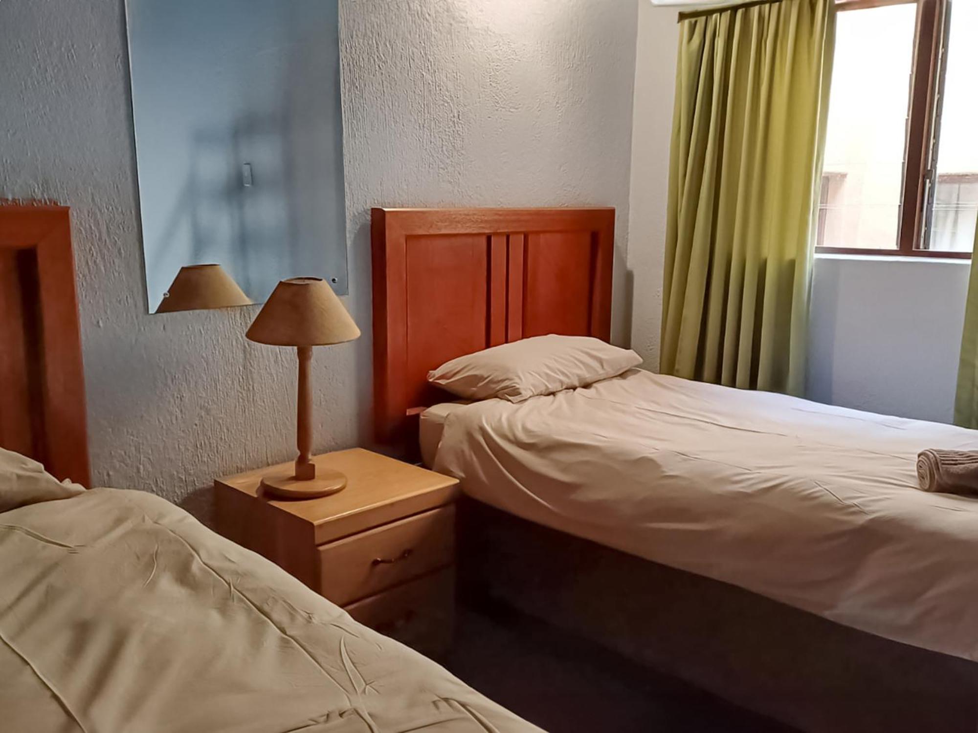 Dikhololo Apartment Brits Bilik gambar